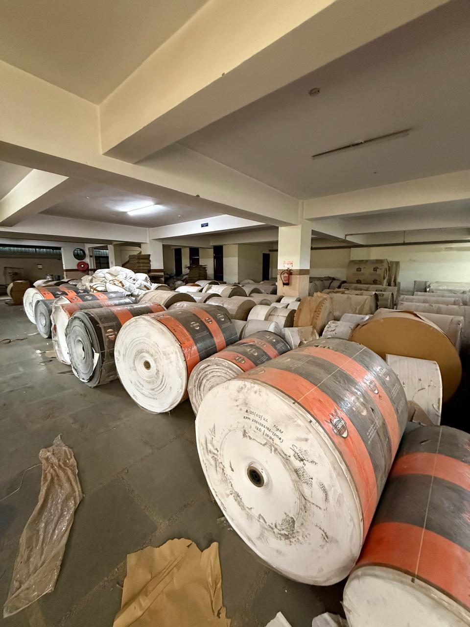 Raw Eco Kraft Paper Inspection